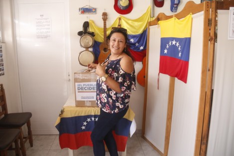 Los venezolanos radicados en la zona conurbada Veracruz - Boca del Río participaron en las votaciones del llamado plebiscito sobre la Asamblea Constituyente, propuesta por el presidente Nicolás Maduro para reformar la Carta Magna, en una votación fuera del sistema electoral formal. 