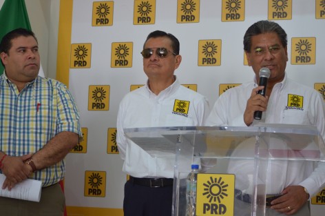 El Secretario General del PRD, Roberto Peña González, en conferencia de prensa informó que a partir de hoy harán circular la invitación formal a partidos políticos para que conformen el frente amplio para contender en las próximas elecciones federales.