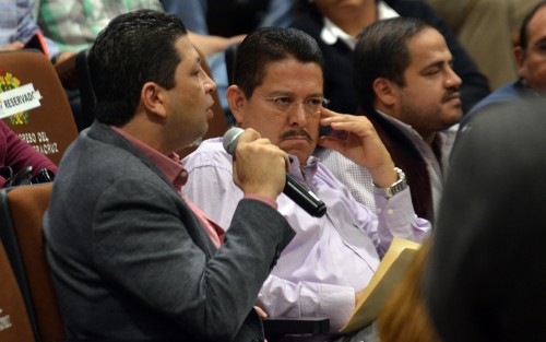 Por su parte, el diputado Fernando Kuri responsabilizó a Téllez Marié de lo que pudiera ocurrir a sus compañeros de la bancada Unidos por Veracruz, luego de que  la comparecencia tomara tintes partidistas y se cayera en ataques personales. 