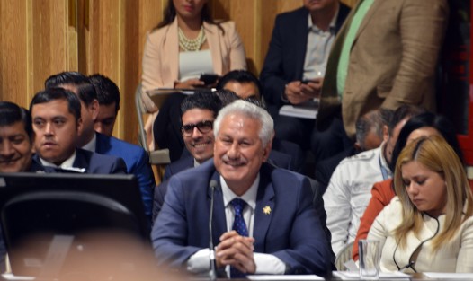 Al igual que con el diputado Cuevas, el diálogo con Basilio Picazo reveló situaciones personales de acciones de elementos de la SSP para con familiares del legislador. Los dime y diretes concluyeron con las palabras de Picazo: <em>Paciencia, prudencia, según conveniencia, en la comparecencia</em>, desatando las  risas de los presentes.