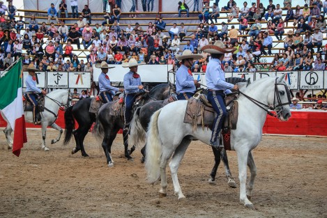 En la plaza de toros Alberto Balderas de Xico, Veracruz se llevó a la cabo la presentación de los Caballos Domecq y Escaramuzas como parte del programa de eventos artístiscos de la fiesta patronal en honor a Santa María Magdalena.
