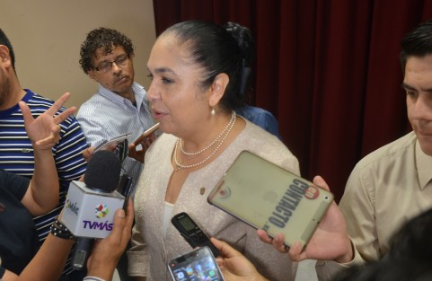 La rectora de la Universidad Veracruzana destacó que sea esa institución pionera en recibir presupuesto directamente de la Federación, y con la aprobación de la autonomía presupuestaria asegurar los recursos para su funcionamiento independientemente de quien esté en el poder estatal. 