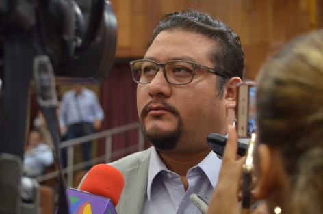 El diputado Sergio Rodríguez Cortés anunció que se suma a la bancada de Juntos por Veracruz, con el fin de tener respaldo para conservar la Comisión de Hacienda, ya que eso lo decidirá la JUCOPO, en donde sólo votan los coordinadores de las bancadas. Sin embargo continuará militando en el PRD. 