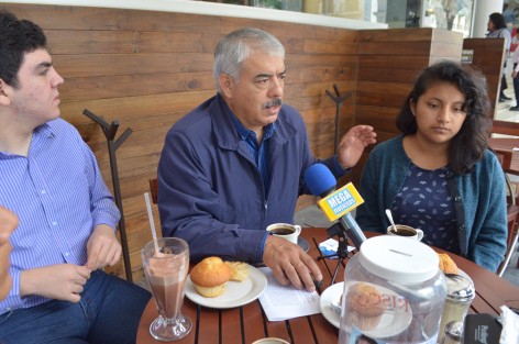 La joven estudiante Sandra Rodríguez hace un llamado a la ciudadanía para apoyarla en la colecta que realiza para la operación que requiere de trasplante de córneas, ella es estudiante universitaria y de no operarse no podrá continuar sus estudios.