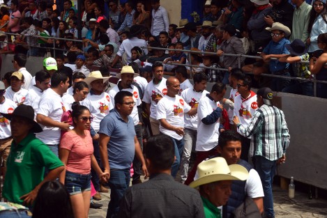 Con reglas distintas y con algunos pobladores en desacuerdo, quienes no colocaron gradas en sus domicilios como en años anteriores, se llevó a cabo la Xiqueñada 2017, donde los participantes debían de registrarse previamente y no estar alcoholizados, además que los toros fueron soltados en intervalos y no todos juntos como era costumbre.