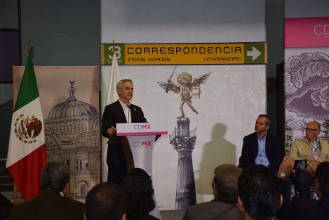 La mañana de este sábado se inauguró una exposición de caricatura mexicana en la estación del Metro Zapata. Fue el Jefe de Gobierno de la Ciudad de México, Miguel Ángel Mancera, quien cortó el listón inaugural acompañado de varios humoristas gráficos, entre ellos el coordinador de la muestra: Arturo Kemchs, Terrazas, Eduardo Gomez, Sergio Iracheta, Luis Carreño, Paco Baca, Castrux y Magu.
