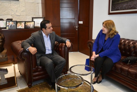 El alcalde Américo Zúñiga Martínez se reunió con la Embajadora de Colombia en México, Patricia Eugenia Cárdenas Santamaría, para buscar impulsar acciones conjuntas que permitan promover turística y culturalmente a Xalapa en el país latinoamericano.