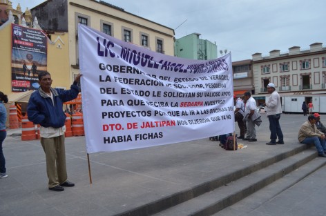 La Federación de sociedades cooperativas pesqueras  de Veracruz, se manifestó este día en Plaza Lerdo para pedir al gobierno les reciban sus proyectos, ya que han acudido a la Sedarpa y sólo encuentran negativas a su petición. 