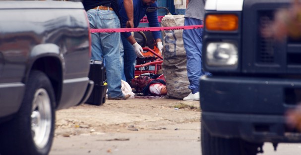 El propietario de un negocio de compra de chatarra ubicado en la Avenida México de la colonia Revolución de la ciudad de Xalapa, fue asesinado por desconocidos armados, que tras de los hechos, huyeron. 