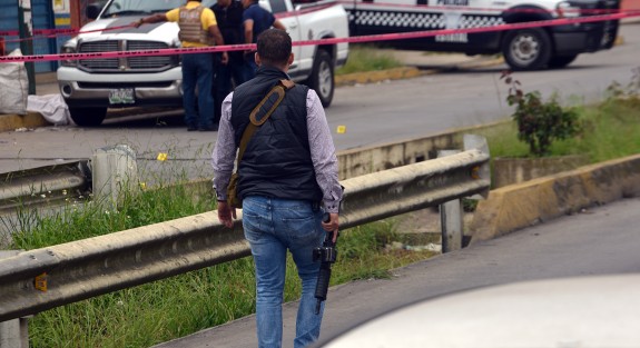 El propietario de un negocio de compra de chatarra ubicado en la Avenida México de la colonia Revolución de la ciudad de Xalapa, fue asesinado por desconocidos armados, que tras de los hechos, huyeron. 