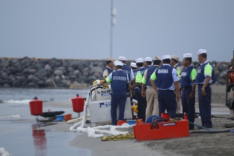 La Secretaría de Manira en conjunto con PC, Acuario de Veracruz, Cruz Roja, UV y PEMEX, participaron en un simulacro de derrame y recuperación de combustible en Playa Regatas. El operativo causó molestia entre los turistas pues no se les restringió el acceso a la playa.