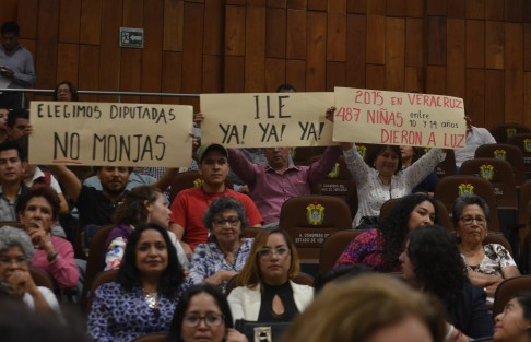 Grupos pro aborto piden a los diputados locales la modificación de la ley para que este sea permitido hasta las 12 semanas de embarazo. La inciativa fue presentada por la diputada Tanya Carola Viveros. 