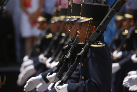 El presidente de México, Enrique Peña Nieto, asistió a la Ceremonia de Graduación de 169 Cadetes en la Heróica Escuela Naval de Anton Lizardo. Le acompañaron el gobernador del estado, Miguel Ángel Yunes Linares, así como los secretarios de Marina, Vidal Francisco Soberón Sanz, y de la Defensa Nacional, Salvador Cienfuegos.