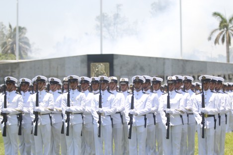 El presidente de México, Enrique Peña Nieto, asistió a la Ceremonia de Graduación de 169 Cadetes en la Heróica Escuela Naval de Anton Lizardo. Le acompañaron el gobernador del estado, Miguel Ángel Yunes Linares, así como los secretarios de Marina, Vidal Francisco Soberón Sanz, y de la Defensa Nacional, Salvador Cienfuegos.