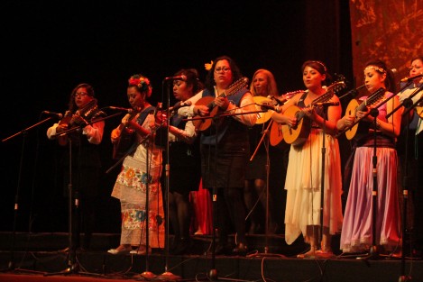 Un éxito rotundo resultó el concierto de gala que coronó la segunda jornada de la cuarta edición del Festival de Tunas Femeniles 2017 y que tuvo como escenario el Teatro del Estado, el cual se registró lleno la noche de este viernes.