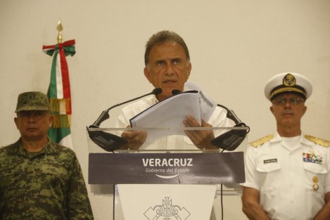 El gobernador del estado, Miguel Ángel Yunes Linares, instó al gobierno federal a nombrar a un nuevo delegado del Instituto Nacional de Migración para Veracruz, ante los recientes hechos regristrados en la zona norte del estado.