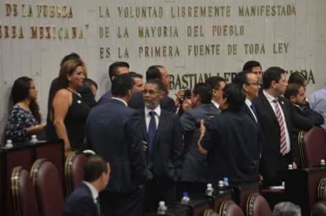 
Diputados aprobaron la Nueva Ley para la Entrega y Recepción del Poder Ejecutivo y la Administración Pública Municipal que tiene por objeto regular el proceso y establecer los criterios que regirán la entrega-recepción de los recursos humanos, financieros, materiales y técnicos a cargo de los servidores públicos del Poder Ejecutivo y de los Ayuntamientos, ya sea por conclusión del periodo constitucional o mandato legal, o bien por separación del cargo. 