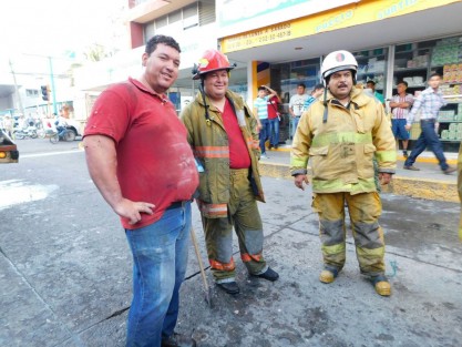 Bomberos de Tlapacoyan se suman a combate de incendio
