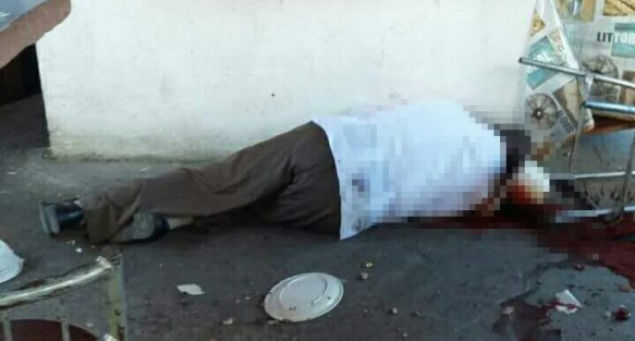Dos hombres fueron ultimados a balazos esta mañana y  uno más resultó gravemente lesionado este miércoles cuando se encontraban en un comedor ubicado a orillas de la autopista Tinaja-Cosamaloapan, en el tramo correspondiente al municipio de Tierra Blanca. 