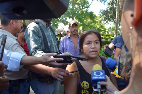 La Señora Gloria Delfina Pedraza denunció ante los medios, que las autoridades han sido omisas en su responsabilidad de pagar los gastos médicos ocasionados a su familiar baleado cuando pretendieron desalojarlos en la zona de El Olmo. Pide apoyo del gobierno.
