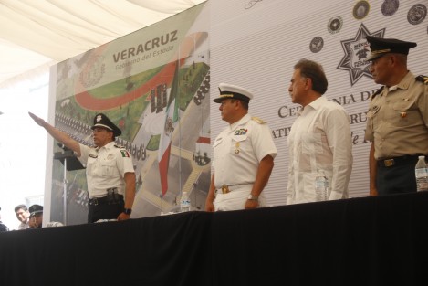 El comisionado general de la PFP, Manelich Castilla Cravioto, tomó protesta al nuevo comisario estatal de la Policía Federal en Veracruz, Israel Galván Jaime. Durante el evento se rindió un homenaje al extinto comisario Camilo Juan Castagné. 