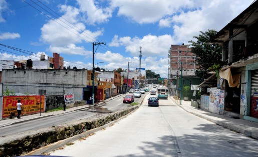  Este martes se abrió completamente a la circulación vehicular el tramo reconstruido con concreto hidráulico de la avenida Enrique C. Rébsamen, entre Circuito Presidentes y Gustavo Díaz Ordaz, por lo que ya se pueden utilizar sus cuatro carriles en ambos sentidos. 
