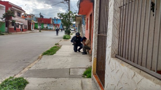 La tarde de este miércoles el conductor de la unidad del taxi con número económico 7442, fue asesinado a balazos en calle de la colonia Carolino Anaya de Xalapa.  