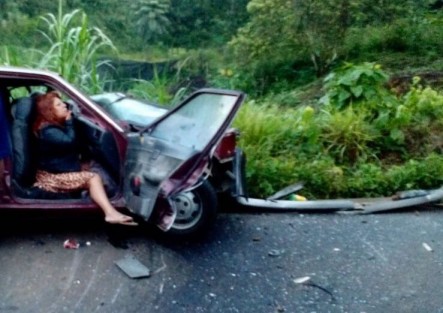 La mañana de este  jueves se suscitó un accidente entre un camión de volteo y un auto Tsuru, sobre la carretera Fortín - Huatusco, km 48; entre Huatusco y Totutla.  Se reportan 2 fallecidos y el cierre parcial de la carretera.
