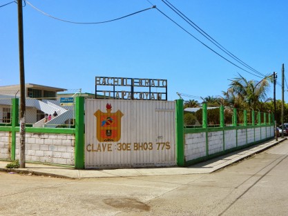Siguen apareciendo irregularidades en la ESBATLA, cobros indebidos y condicionantes para entregar documentación e inscribir a los alumnos.
