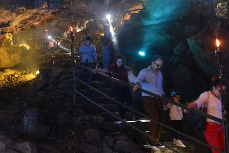 Con éxito se llevó a cabo el primer finde semana del prohgrama vacacional #DescubreXalapa Vive sus leyendas en el Cerro del Macuiltépetl y la Cueva de la Orquídea, mismo que se reptirá viernes y sábado próximo con punto de salida del Parque de Los Tecajetes, y con una cuota de recuperación de 30 pesos.