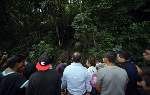 Como parte de los recorridos que se encuentra organizando el Ayuntamiento de Xalapa, se realiza una visita nocturna al Cerro del Macuiltépetl, en donde además de disfrutar las vistas nocturnas del lugar y de la ciudad, se escuchan las leyendas más típicas de nuestra Capital. 