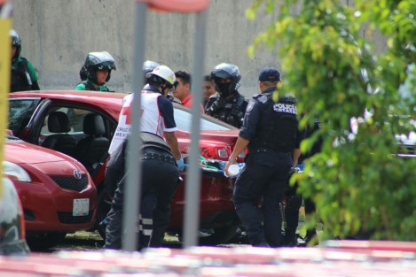 Se reveló que se trataba de un marino en activo  la persona que fuera baleada la tarde del sábado en el estacionamiento de un comercio en Córdoba. Los heridos, hermana y sobrinos. 