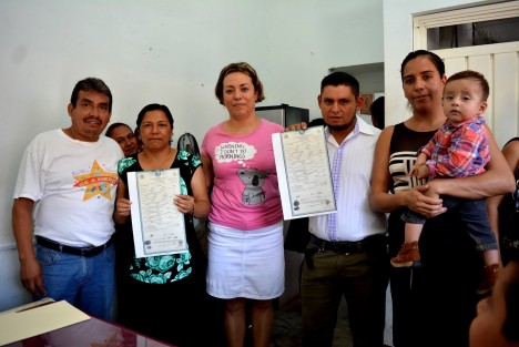 Raquítico aniversario del registro civil en Tlapacoyan, no hubo acto formal para entrega de actas de matrimonio.
