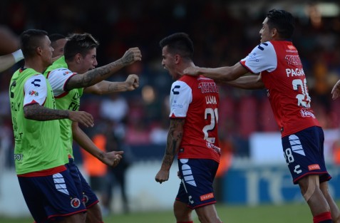 El equipo Tiburones Rojos de Veracruz, vencieron 2 goles a 0 al Puebla en un partido crucial para sumar puntos y asegurar la permanencia en el máximo circuíto.