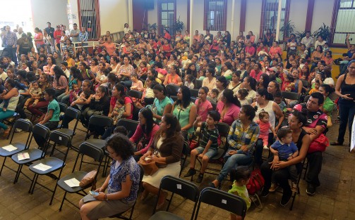 En las instalaciones del DIF Municipal se llevó a cabo la cuarta Feria de la Lactancia Materna, donde se informa a las madres de la importancia que tiene alimentar con el seno materno a los recién nacidos. El acto fue encabezado por la señora Mariana Yorio, presidenta de este organismo.