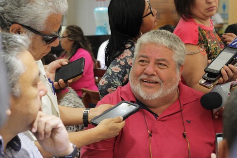 El dirigente estatal de MORENA, Manuel Huera Ladrón de Guevara, cuestionó el juicio que se sigue contra duartistas por desfalco del estado, pues si bien desde hace tiempo Miguel Ángel Yunes ha pregonado el papel primordial de Karime Macías en tales operaciones, se le dejó ir al no haber acusación alguna contra ella.  