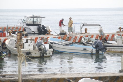Pescadores del puerto de Veracruz se preparan ante la inminente llegada del huracán <em>Franklin</em>. Se prevé que el meteoro ingrese a territorio veracruzano el día de mañana. 