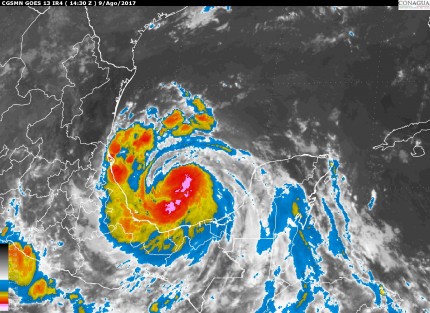 El centro de la tormenta tropical Franklin fue localizado a las 7:00 horas de hoy aproximadamente a 245 km al Nor-noreste de Coatzacoalcos, Ver., y a 315 km al Este-Noreste del puerto de Veracruz. Se mueve hacia el Oeste a razón de 20 km/h con vientos máximos sostenidos de 110 km/h y rachas de 130 km/h. Se prevé que durante esta tarde adquiera la categoría de huracán, para alcanzar vientos máximos sostenidos de 130 km/h y rachas de 160 km/h antes de impactar en un punto comprendido entre los puertos de Veracruz y Tuxpan entre esta misma noche a madrugada-mañana del jueves 10.