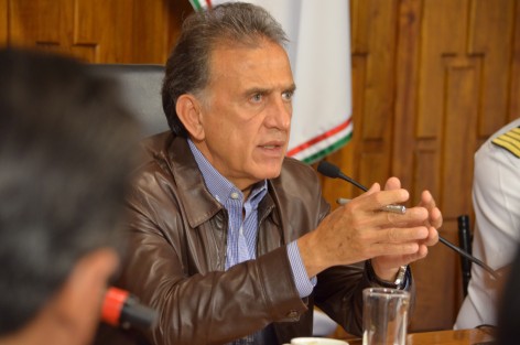 El gobernador Miguel Ángel Yunes Linares informó durante la reunión del Comité Estatal de Emergencias que la tarde de este miércoles la planta nucleoeléctrica Laguna Verde suspenderá actividades, haciendo la aclaración que no hay ningún riesgo, sino se trata de una medida preventiva.  