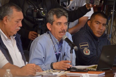 El meteorólogo Federico Acevedo Rosas, del Comité de Metereología de Protección Civil, informó que esta tarde Franklin, ubicado aún en aguas deel Golfo de México, podría alcanzar la categoría de huracán 1, y quizá hasta categoría 2, por lo que los vientos sostenidos irían de 120 a 152 kmh y las rachas de 130 a 150 dependiendo de la categoría. 