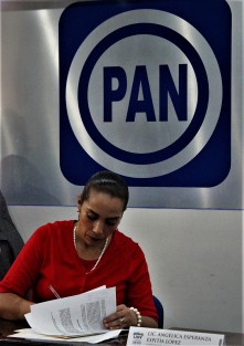 La diputada Cinthya Lobato firmó convenio con más universidades para que se sumen al programa de becas para estudiantes en universidades privadas.