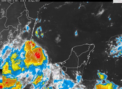 El hracán Franklin tocó tierra a las 01:00 horas de hoy,con categoría 1, sobre el municipio de Vega de Alatorre; y se adentró en territorio veracruzano como tormenta; pese a ello dejará intensas lluvias. 