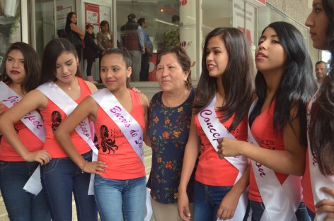 María de Lourdes Lara Alcaldesa de Jilotepec en conferencia de prensa presento a las jovenes que participarán en el Certamen Señorita Jilotepec 2017, el cual pretende unir a los barrios de esta localidad para participar y apoyar a su favorita, así también habló sobre el hermanamiento cultural con la Delegación Cuajimalpa de la Ciudad de México.