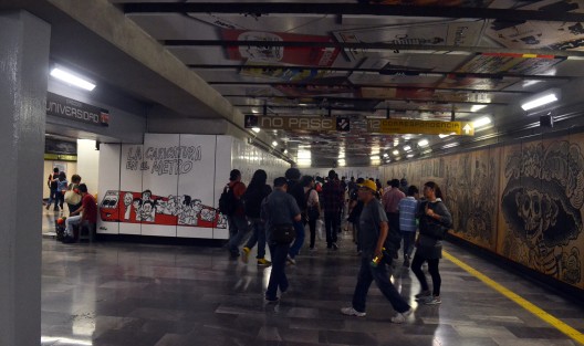 En la estación  Zapata de la línea 12 del Sistema de Transporte Colectivo Metro de la Ciudad de México, se encuentra un Museo Emblemático de la Caricatura Mexicana,  el  cual podría considerarse como el espacio más grande dedicado a la caricatura.
