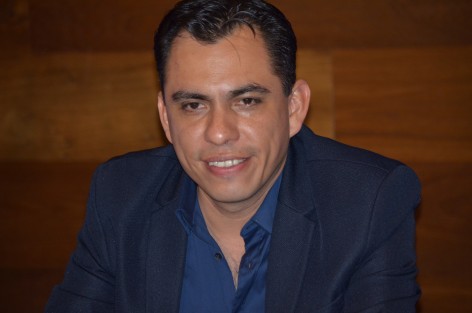 El Director del Festival Internacional Jazz UV Rafael Alcalá Hinojosa, acompañado por autoridades universitarias, anunció la realización del 8o Festival de Jazz, donde alumnos interesados en esta disciplina podrán competir por un lugar para hacer una maestría en Estados Unidos, así como asistir a clases maestras, conciertos, talleres, conversatorios y diversas actividades. 