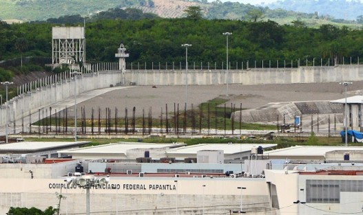 Después de varios meses, continúa en el abandono las instalaciones del Centro de Readaptación Federal Número Tres con sede en esta comunidad papanteca. 
