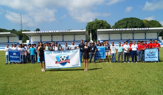 Inauguran estatal de Copa Telmex Telcel 2016 en Tlapacoyan. Cuatro fueron los conjuntos participantes en la fase colectiva para definir al representante que asistirá a la siguiente fase en busca de ser el representante estatal.

