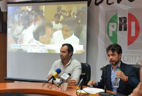 Marco Antonio del Ángel también acusó al actual mandatario estatal de querer convertirse en <em>rey</em>, al presionar al Poder Legislativo para que realice las acciones que él desea, tal como la salida de perredista Sergio Rodríguez, de la Comisión de Hacienda. 