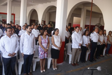 El H y B Cuerpo de Bomberos de Veracruz celebró el aniversario 144 de su fundación. Asistieron autoridades municipales.