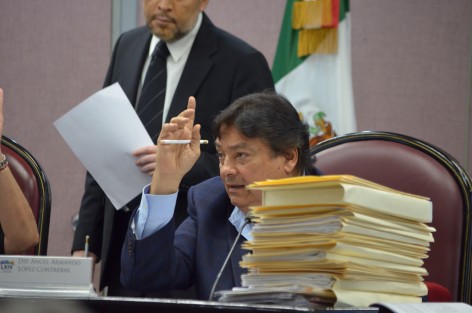 La LXIV Legislatura del Estado dio entrada a la iniciativa presentada por el Gobernador Miguel Ángel Yunes Linares que reforma para que la Universidad Veracruzana cuente con la atribución constitucional de presentar iniciativas que tengan relación con su autonomía, organización y funcionamiento. 